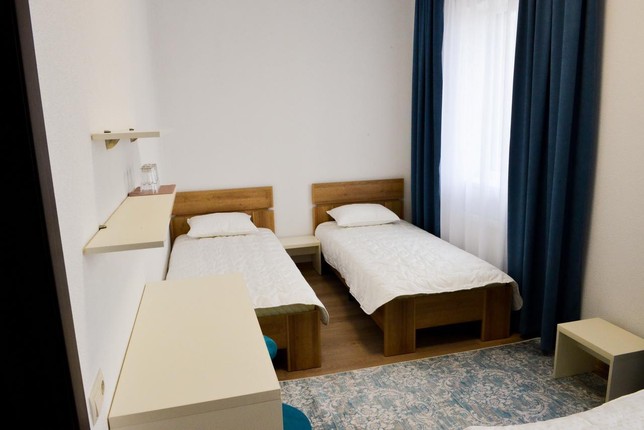 Grad Hotel Ashmyany 外观 照片