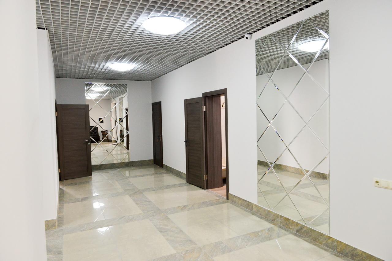 Grad Hotel Ashmyany 外观 照片
