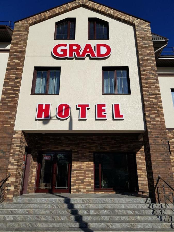 Grad Hotel Ashmyany 外观 照片