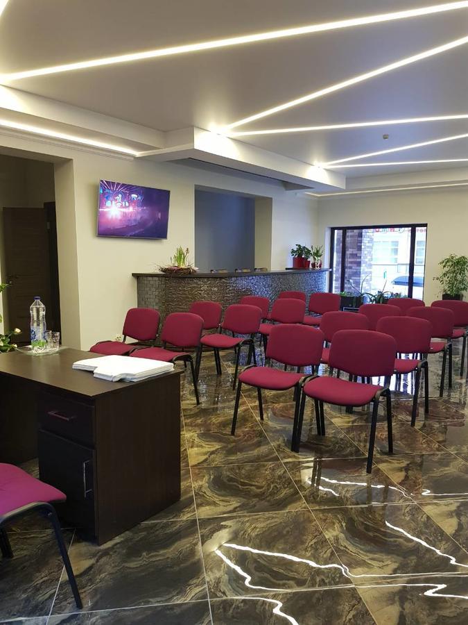 Grad Hotel Ashmyany 外观 照片